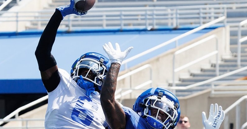 Kentucky secondary in fall scrimmage at Kroger Field